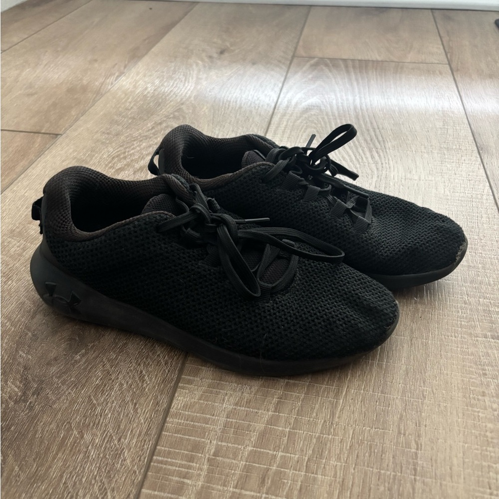 Under Armour Womens Black Athletic Shoes